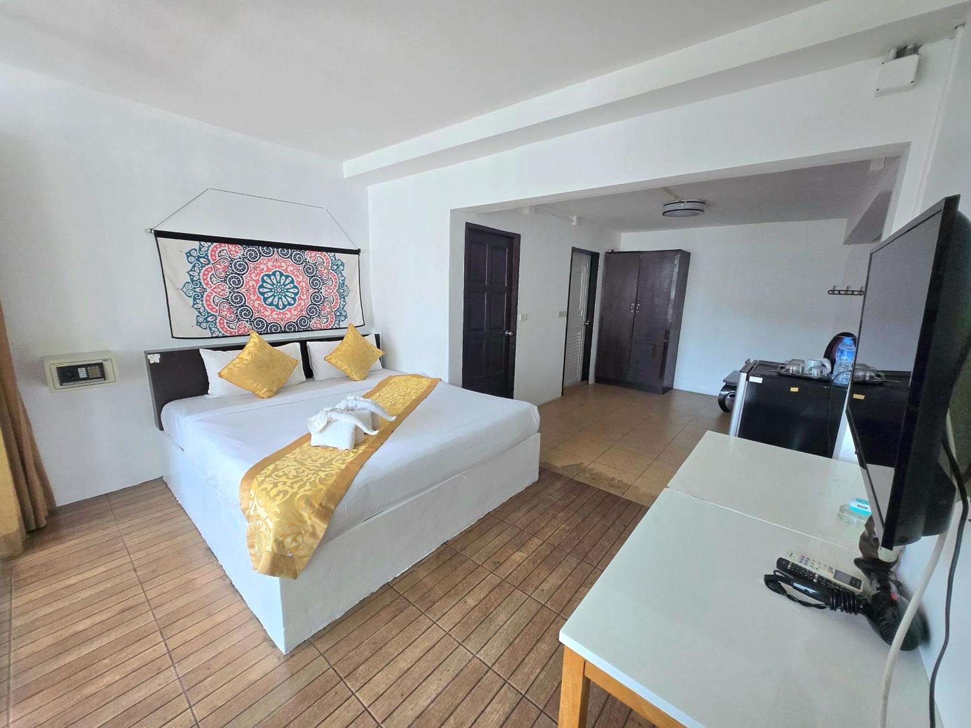 Happy 99 Guest House Patong Exterior foto